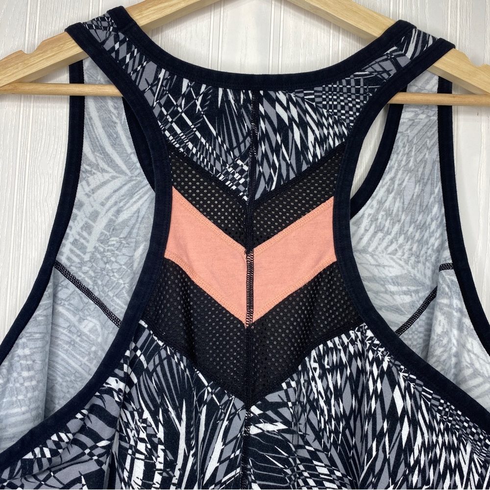 Rainbeau curves racerback athletic tank top with mesh back Size 22/24 - Picture 5 of 8